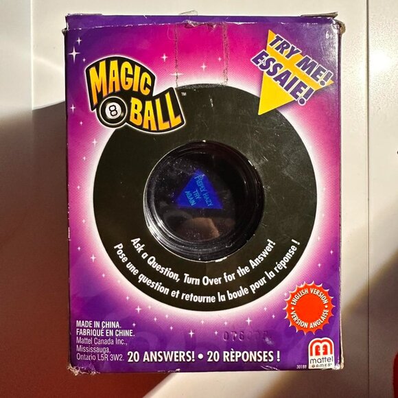 Magic 8 Ball – 2010 – With Box – Vintage Toy - Picture 2 of 3